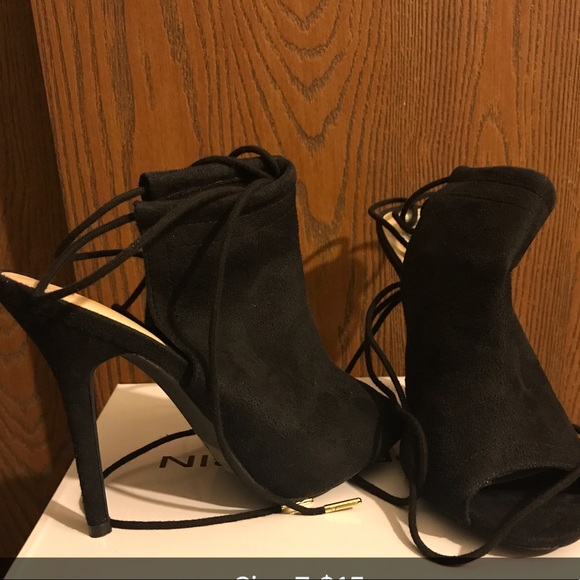 Shoes - Picture 7 of 7